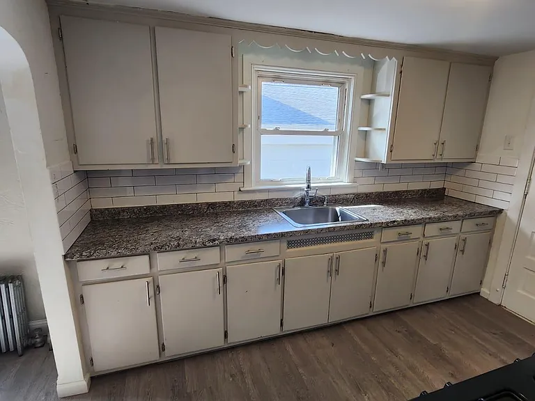 166 E State St #166 — Photo 13