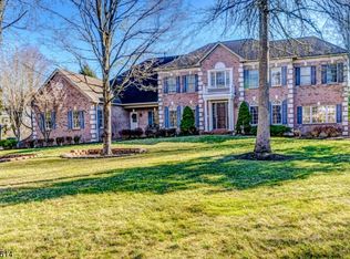31 Squire Ct, Basking Ridge, NJ 07920