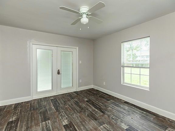 3rd image of 3035 W Lucas Dr