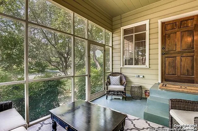 2 bed, 2.0 bath, 2054 sqft, $2,350 — Photo 3