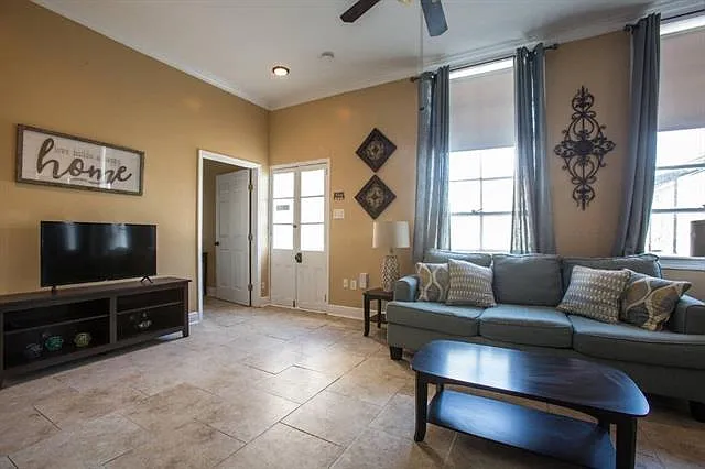 512 Pelican St #B — Photo 4