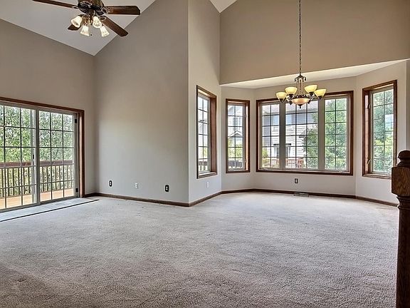 4th image of 10532 Ontario Dr