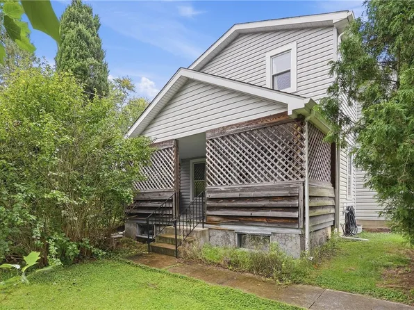 1803 State St, Natrona Heights, PA 15065