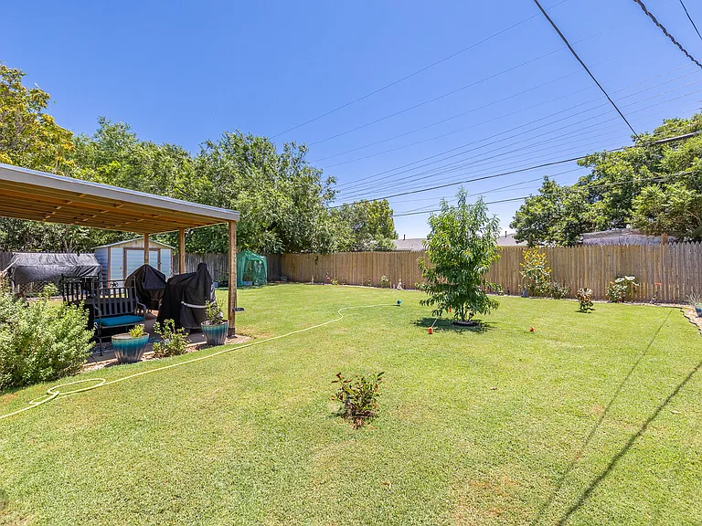 3413 Belmont Ave — Photo 30