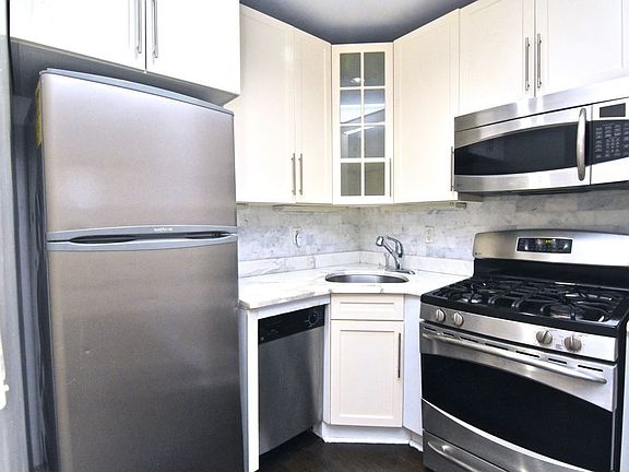 2nd image of 555 Lenox Ave #C2