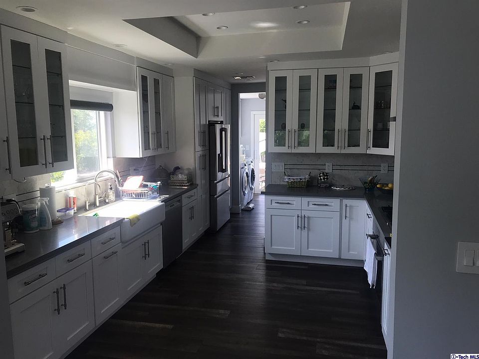 2nd image of 1215 Green St