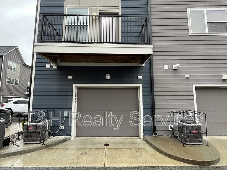 2117 Coretta Way — Photo 2