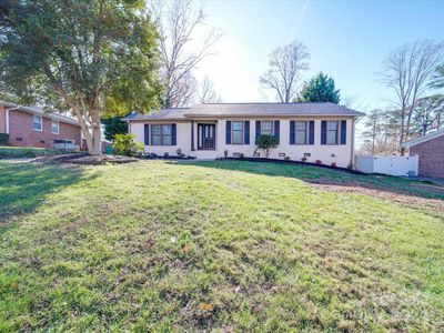 1135 Fox Run Dr, Charlotte, NC, 28212