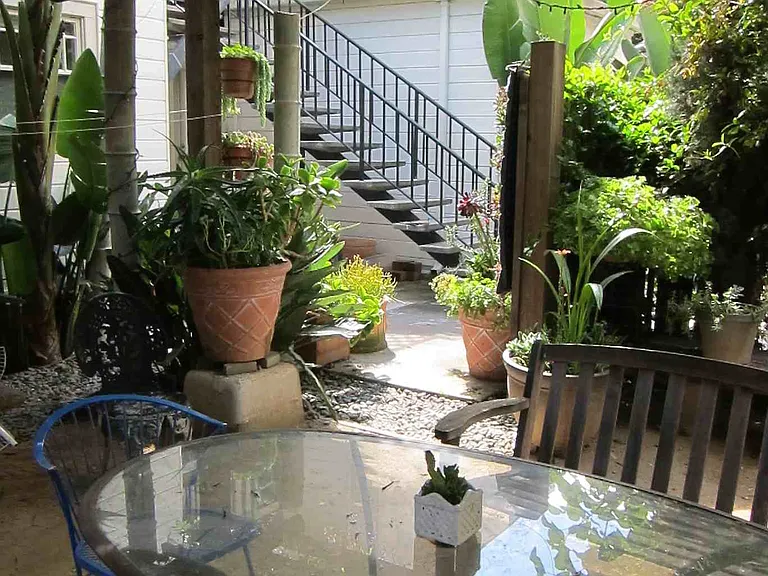 553 S 6th St #A — Photo 13