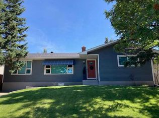 9 W Mountain Pl, Okotoks, AB T1S1G7
