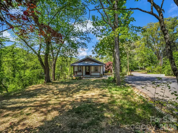 18 Worley Pl, Asheville, NC 28806