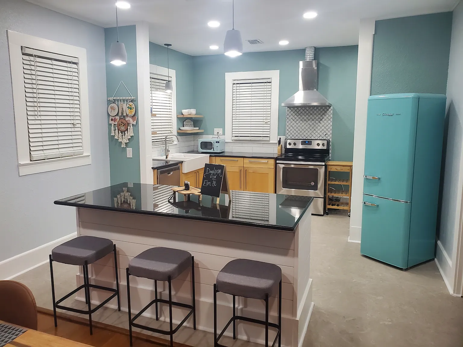 1605 South Elm Street - 0 — Photo 3