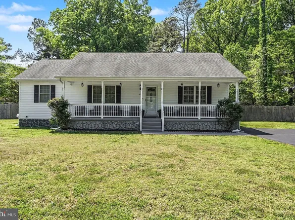 87 Cedar Ln, Colonial Beach, VA 22443