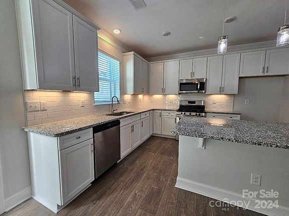 2nd image of 2008 Laurel Village Cir