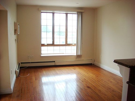 4th image of 25-25 Newtown Ave #3A