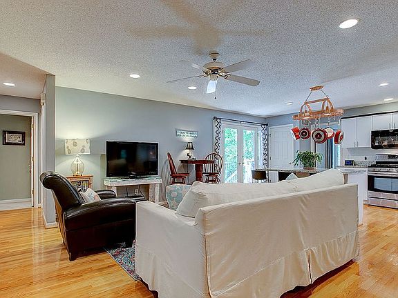 Family room/kitchen 