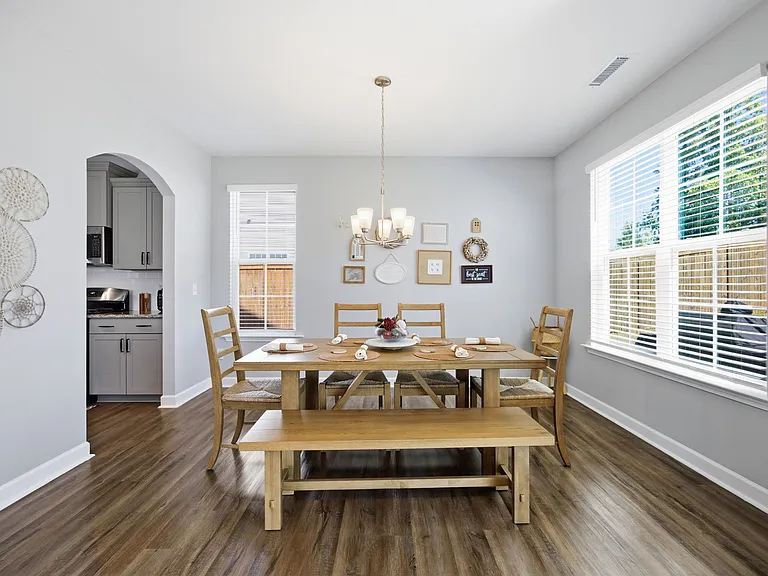 450 Hawksbill Dr — Photo 3