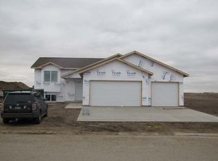 1701 Canyon Rd, Mandan, ND 58554