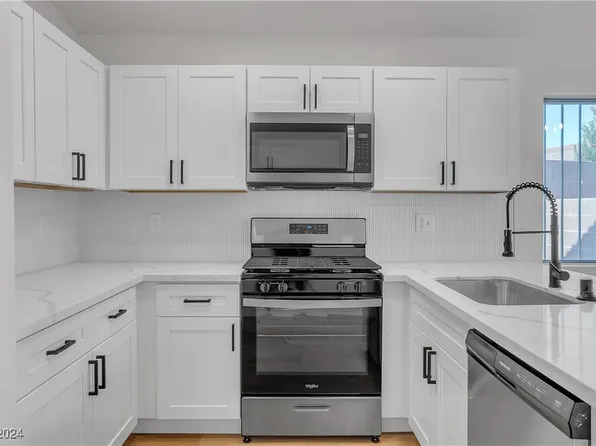 2828 Mount Hope Dr, Las Vegas, NV 89156