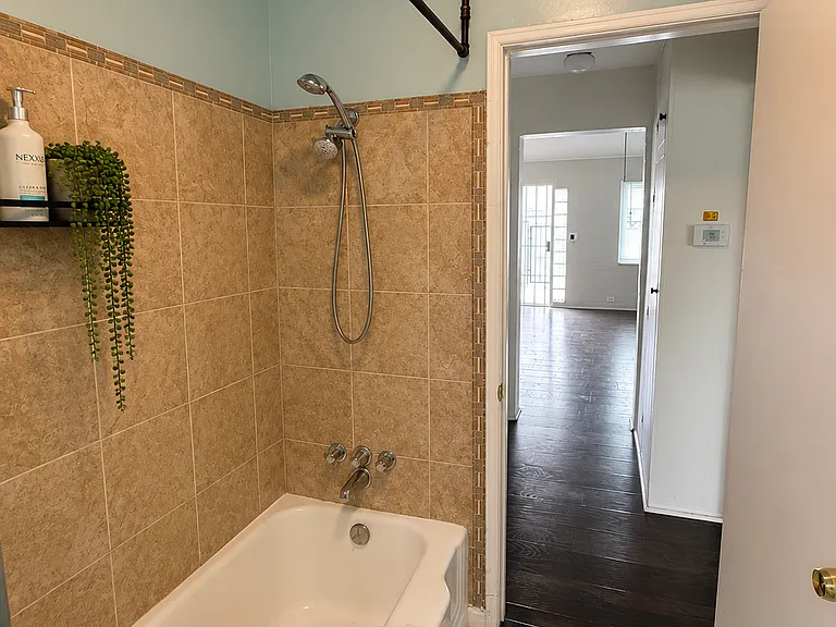 445 1/2 E Alisal Way — Photo 29