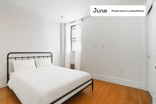 20 Avenue A Photo 1