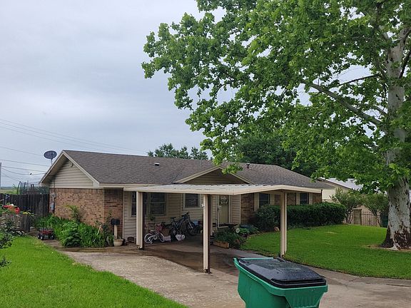 3rd image of 213 Jordan Dr