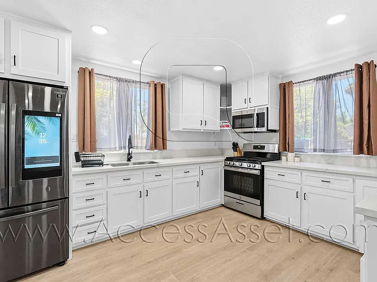 434 Highland Ave — Photo 12