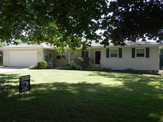1st image of 1410 Hillcrest Dr