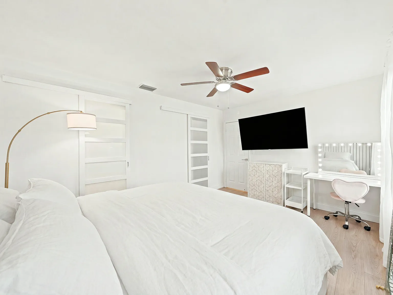 2 bed, 2.0 bath, 1102 sqft, $3,500 — Photo 4