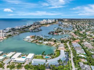 383 Harbour DR #304, NAPLES, FL 34103