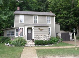 7 Valley St, Elsah, IL 62028