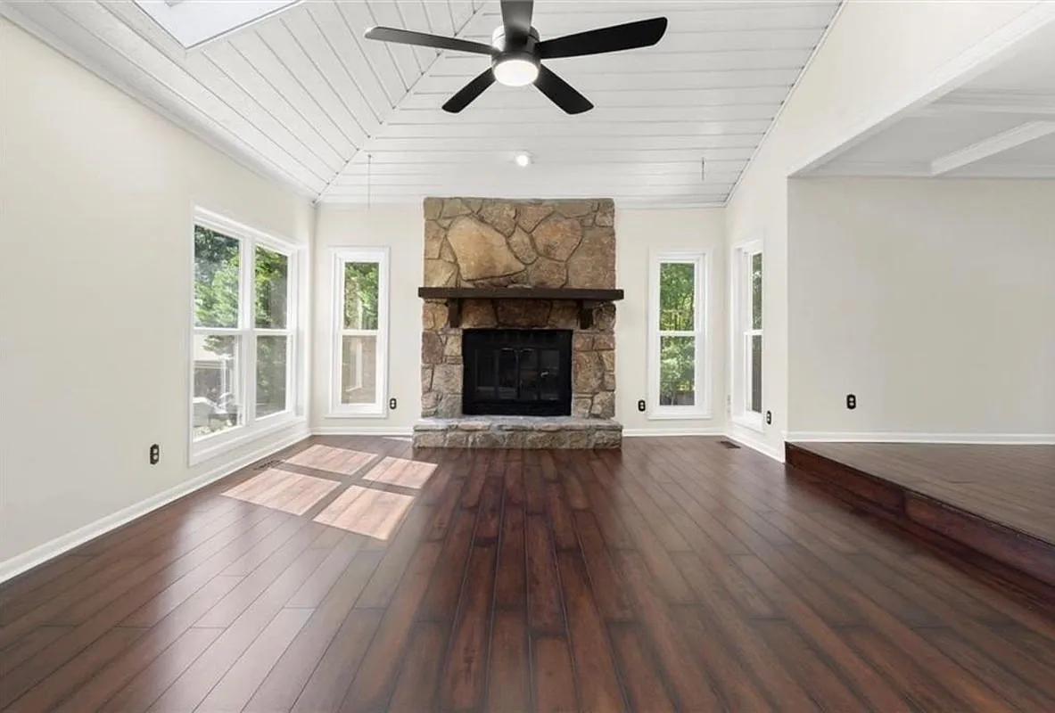5 bed, 3.5 bath, 3042 sqft, $3,500 — Photo 4