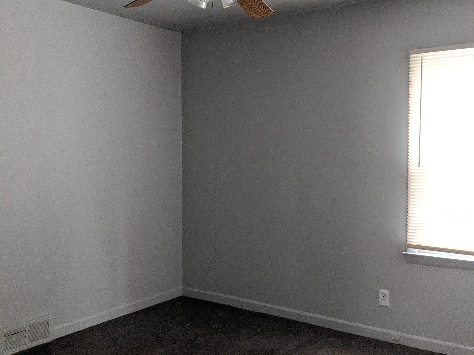 4 bed, 1.5 bath, 1400 sqft, $1,300 — Photo 4