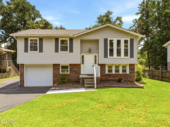 6616 Greenview Dr, Knoxville, TN 37918