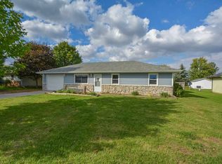 402 E Babb Rd, Eaton, IN 47338
