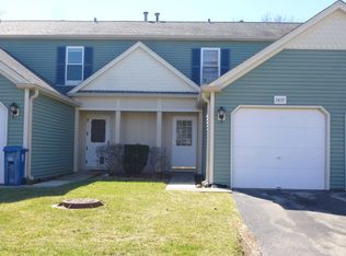 2637 Country Oaks Ct, Aurora, IL 60502