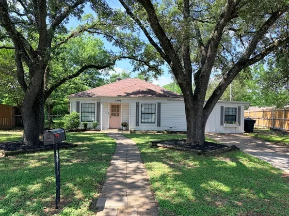 1302 Milner Dr, College Station, TX 77840