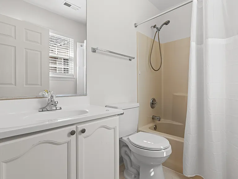 11318 Savannah Dr — Photo 17