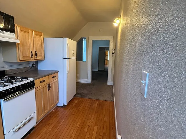 1419 Lipan St #3 — Photo 6