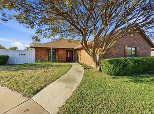 302 W Apollo Rd, Garland, TX 75040