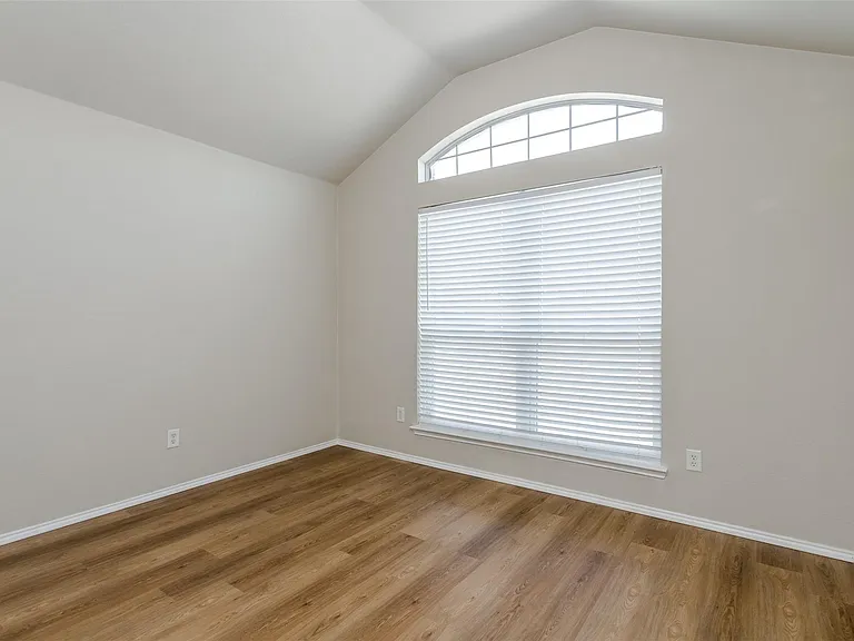 1017 Caleb St — Photo 29