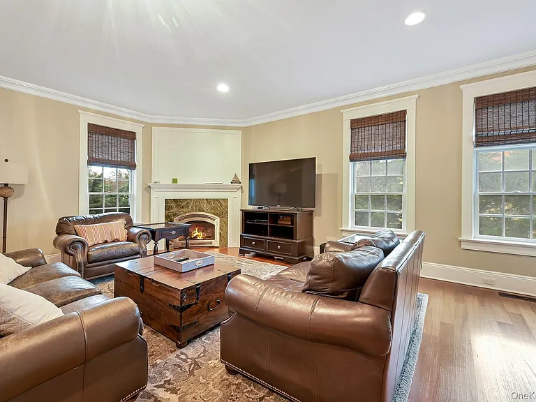 580 Lloyds Ln — Photo 19