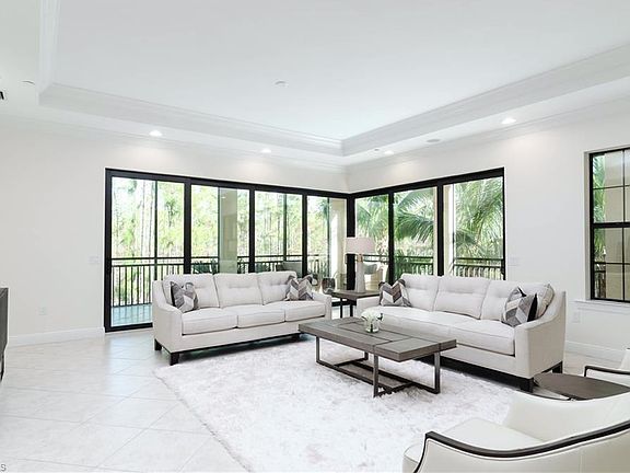 3rd image of 2745 Tiburon Blvd Unit 101