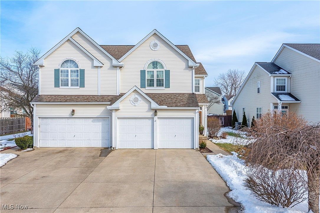 9765 Sugarbush Cir, Olmsted Falls, OH 44138 | Zillow