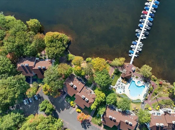 19 Midlake Dr #201, Lake Harmony, PA 18624