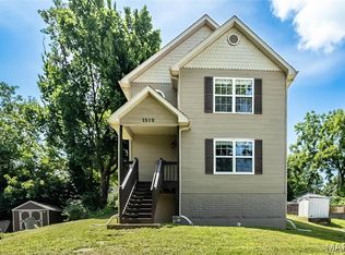 1319 N 4th St, Saint Charles, MO 63301