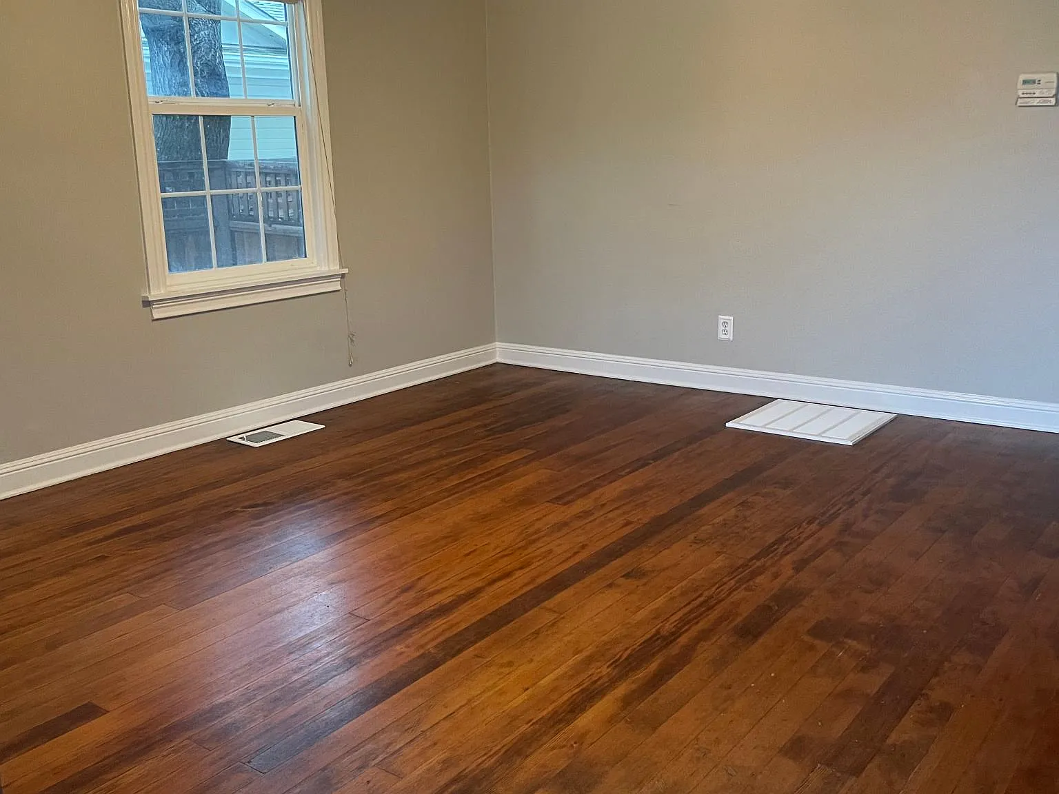 2 bed, 736 sqft, $3,100 — Photo 2