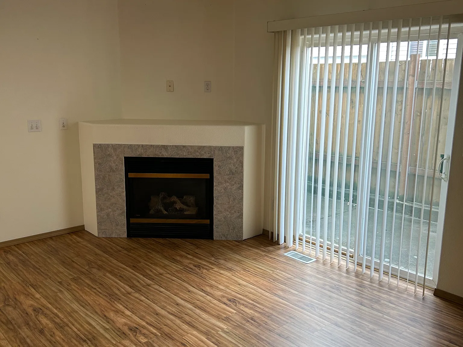 2 bed, 2.5 bath, 1310 sqft, $1,850 — Photo 4