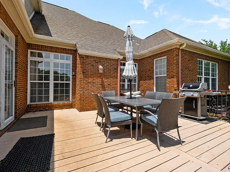103 Wickerberry Ln — Photo 34