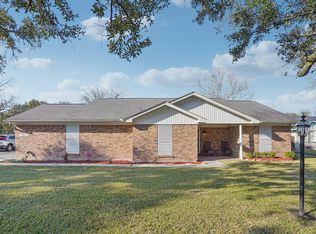 3046 Cedar Dr, La Marque, TX 77568